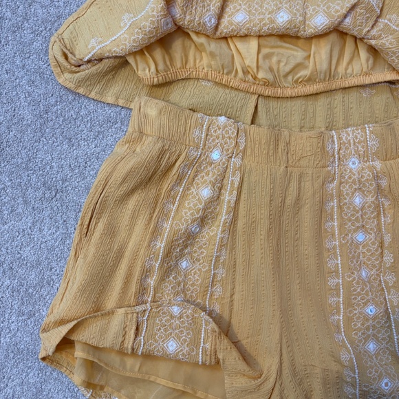 American Eagle Matching Top and Shorts Set - Picture 2 of 4